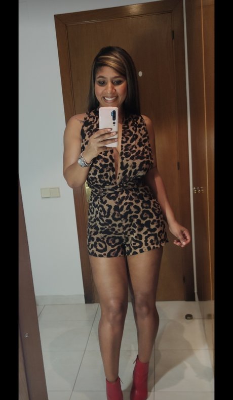 handschuhe onlyfans erwachsene nackte bild