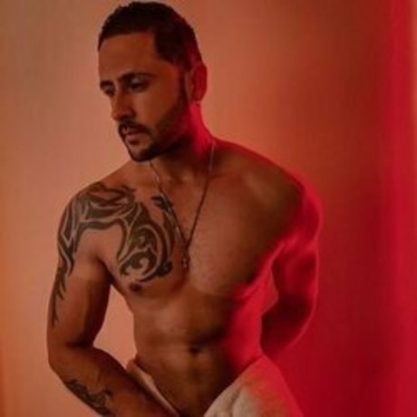 Michael Steven Torrres Sanabria model kunst archiv