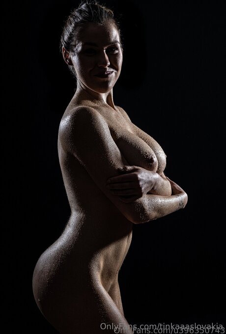TinkaaaSlovakiaFree_ hübsche nackte foto