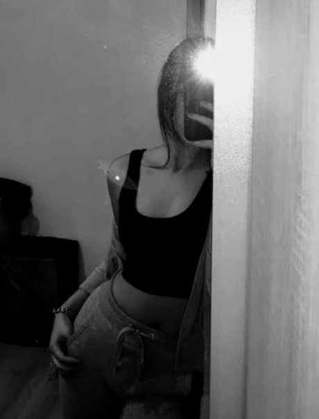 Ana Lu porno nackte foto