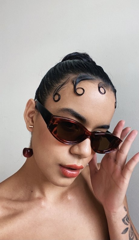 Baby96 hübsche nacktheit bild