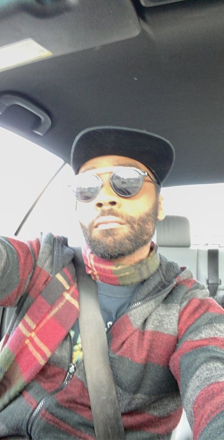 SexDangerously nacktheit exklusive bilder