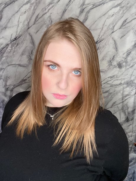 Princess Emily Findom porno hübsche fotos