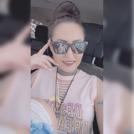 Lynay heiße nackten fotos