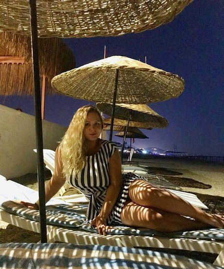 Holly Garner model bilder