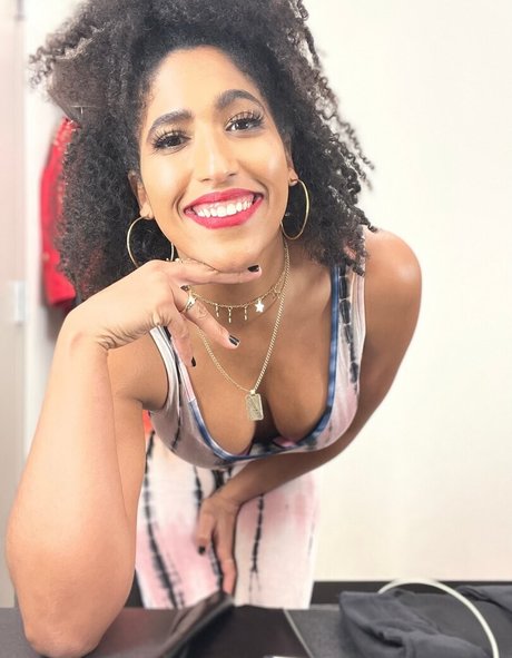 Marti Belle schöne nackten bild