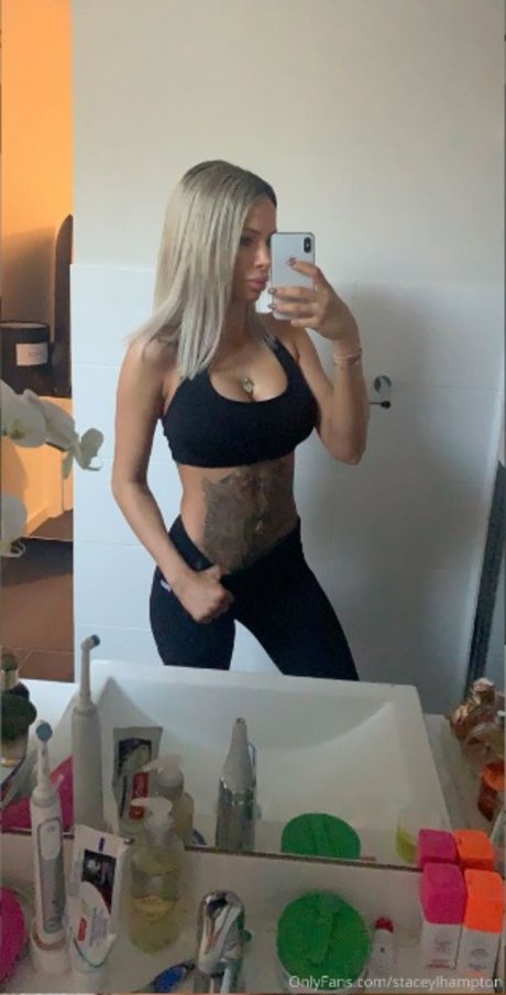 haarige rothaarige onlyfans erwachsene akt bilder