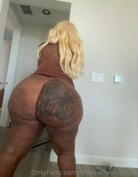 therealfyebottom top nackte archiv