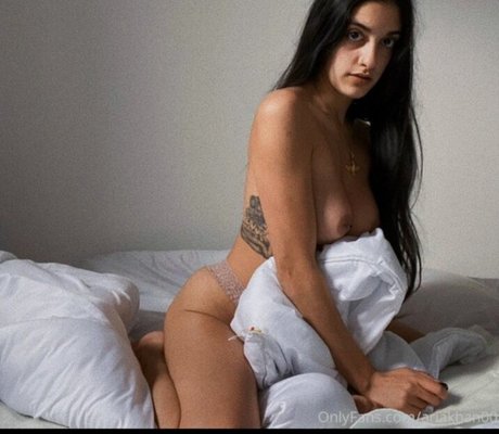 Aria Khan xxx erotische fotos