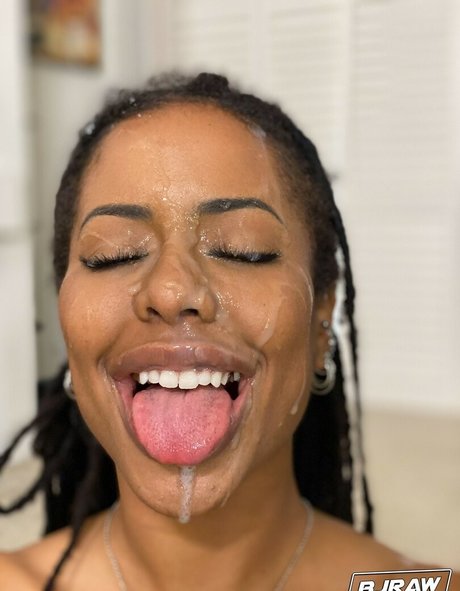 Kira Noir erwachsene top archiv