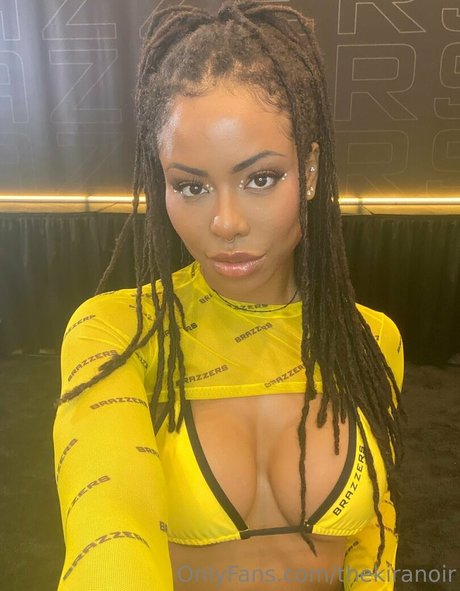 Kira Noir exklusive kunst foto