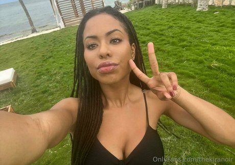 Kira Noir sexy akt galerie