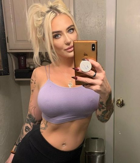 Ashley wolf hd kunst galerien