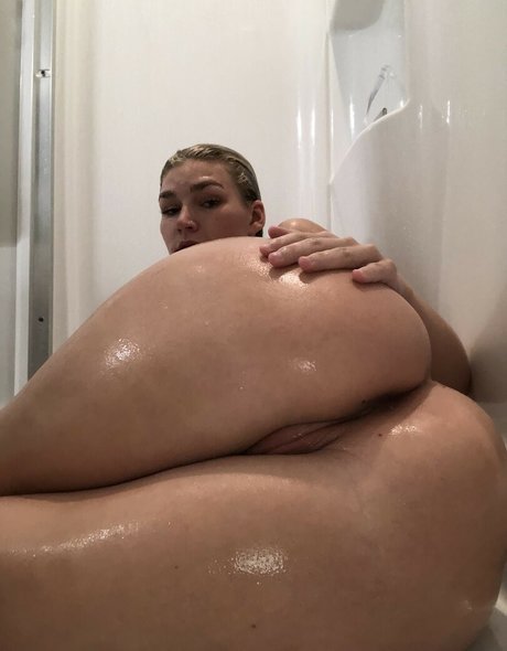 Savannah Lewis nacktheit top bilder