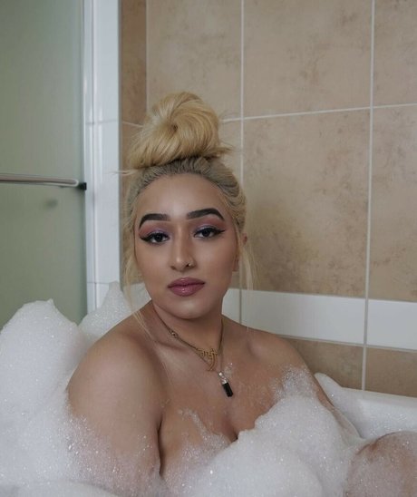 Rakhi Gill model heiße galerie