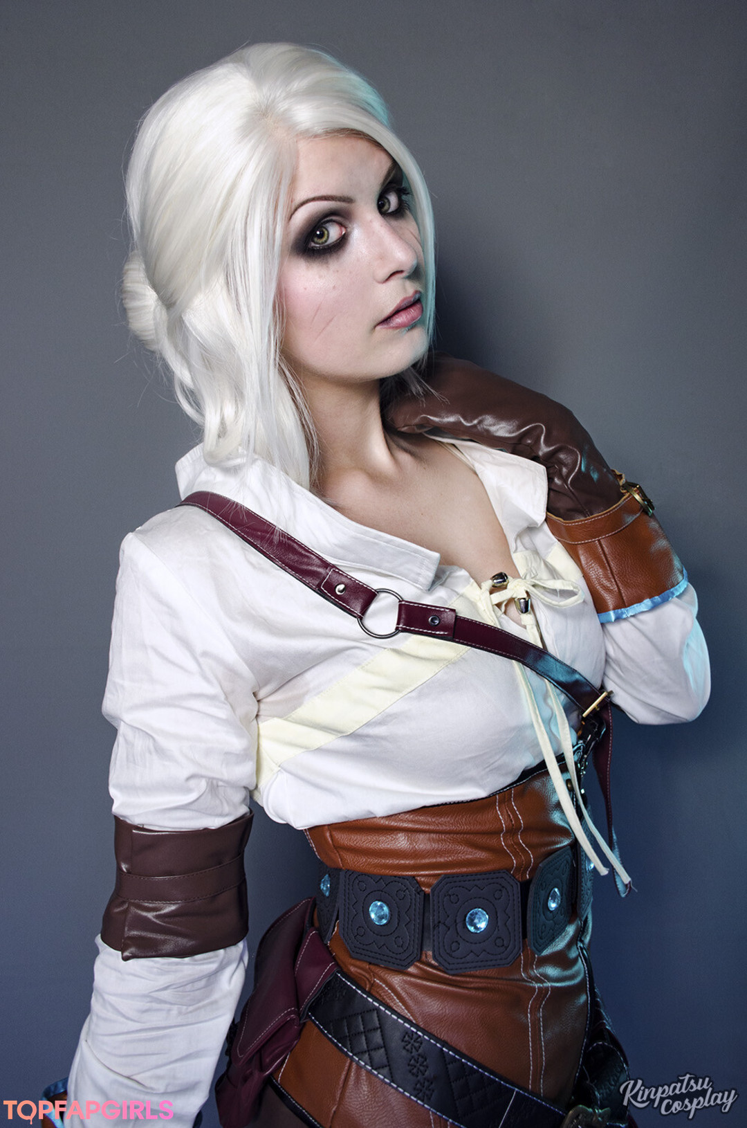 Kinpatsu Cosplay porno nackt bild