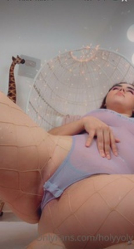 Holyyoly model xxx bilder