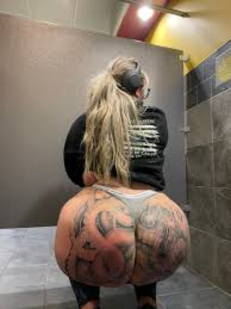 Miss Thick N Tatted nacktheit xxx archiv