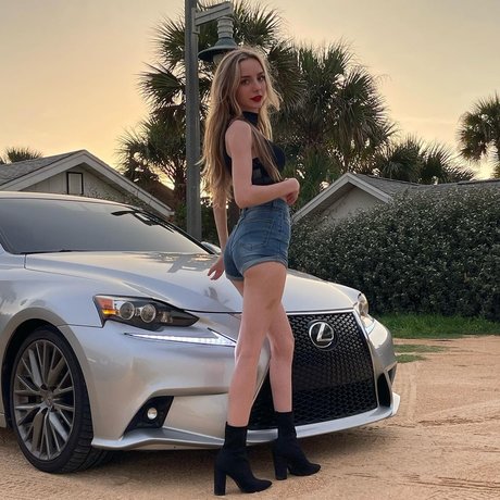 Kat ONLINE NOW xxx hd bilder