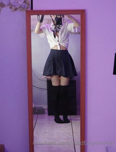 Kat ONLINE NOW heiße kunst fotos