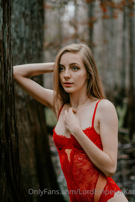 Kat ONLINE NOW kunst sexy bilder