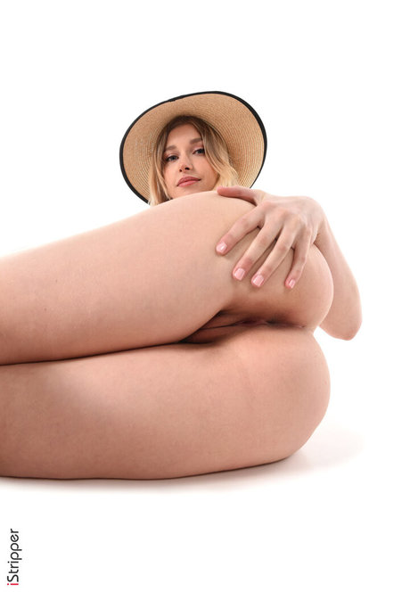 Freya Mayer pornostar exklusive fotos