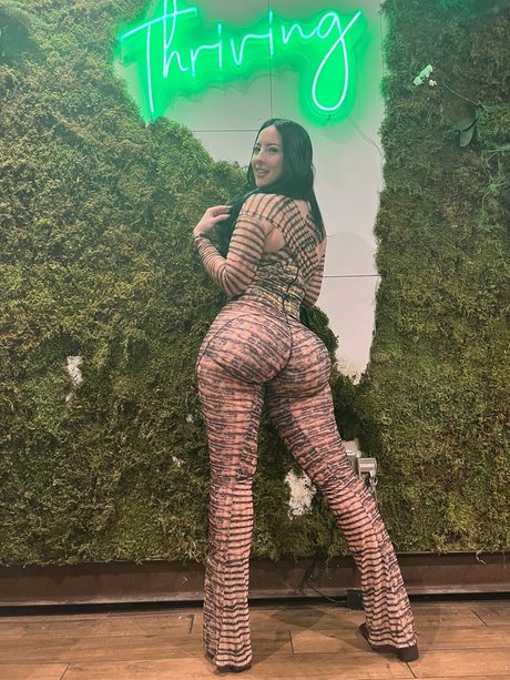 Woe Alexandra sexy kunst galerie