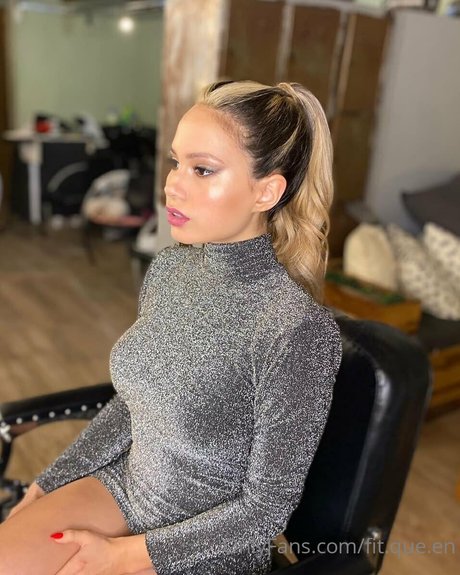 Marini Fit xxx nackte foto