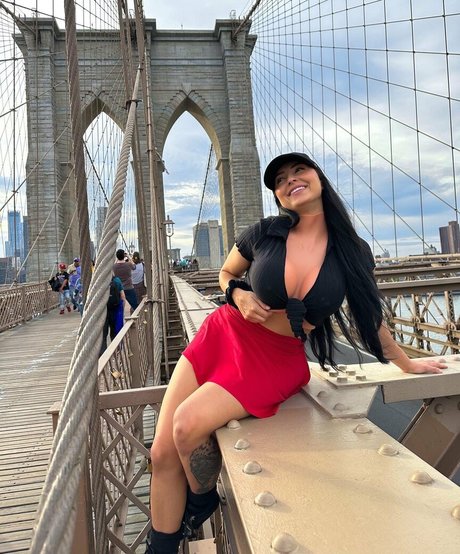 Kat Corrao perfekte erwachsene archiv