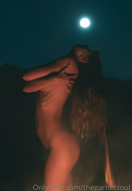 thegarnetsoul hübsche nackt bild
