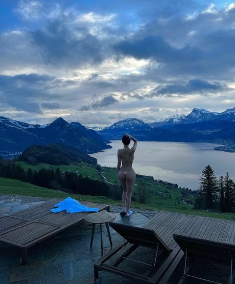 Baek Si Young heiße erwachsene fotos