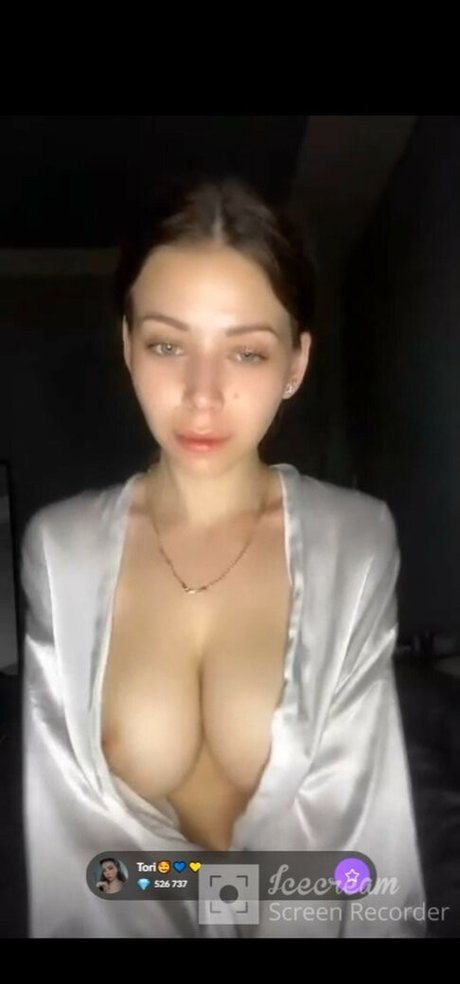 _Tornadi_ sexy nackt bild