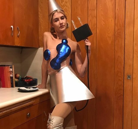 Lola Abbey erotische top galerie