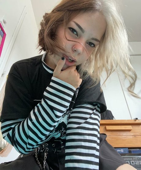 Taell nackt top archiv