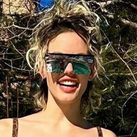 Thea Ulrich model beste bild