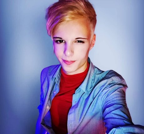 Blonditwink exklusive pornographische bilder