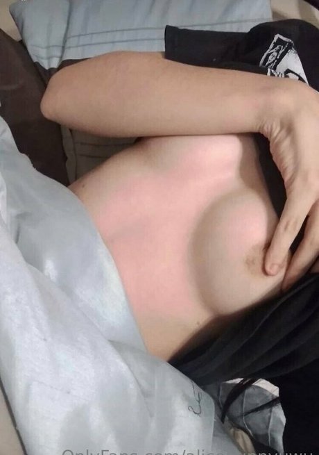alicebunnyuwu nackten foto