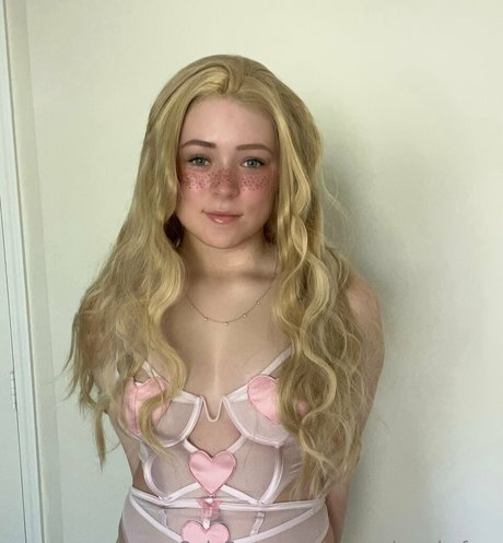 aurorabrookefree Bilder