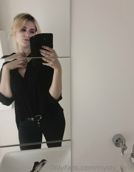 mysty binx xxx kunst galerie
