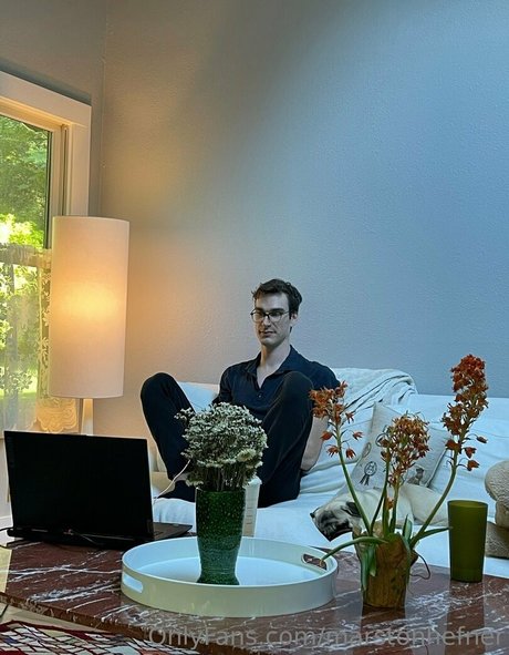 marstonhefner schauspielerin erwachsene bild