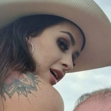 Suelen Lucca model pornographische bild