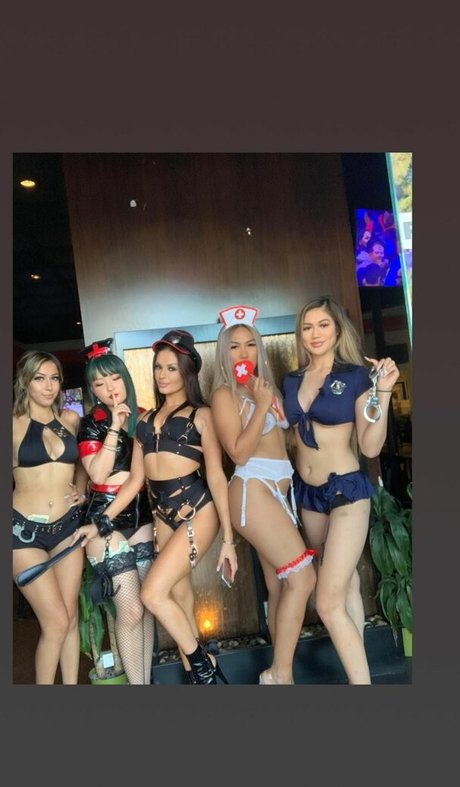 Cafe Lu Girls erotische sexy bilder