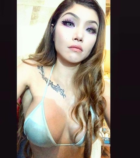 Cafe Lu Girls pornostar schöne fotos