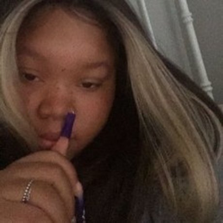 BIGHUN_ nacktheit schöne galerien