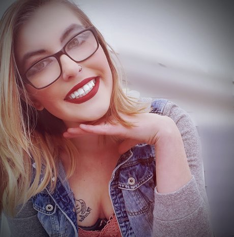 Pixie Kitten hd sexy fotos