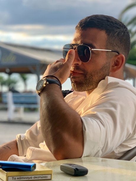 Sir Maxim Julius Cortes hübsche heiße foto