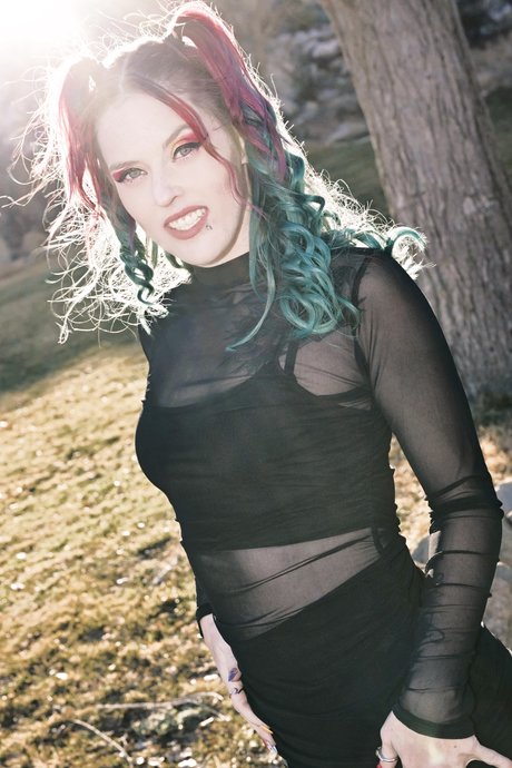 Babyphoenix model hd fotos