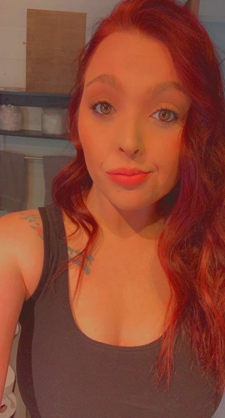 Nikol Red freie exklusive archiv