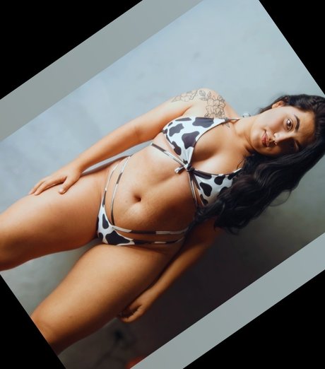 Yasmim Quare perfekte nackte archiv