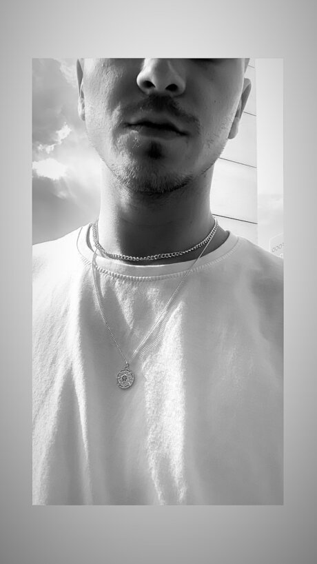 Pablo Bond nackt erwachsene bild